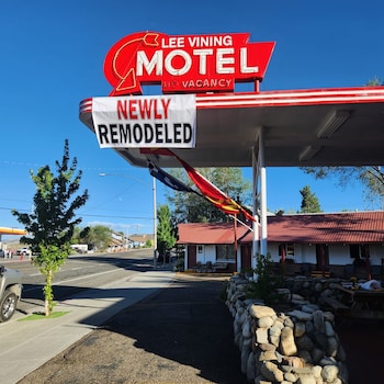 Lee Vining Motel,,2 star