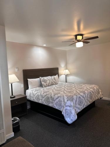 Lee Vining Motel,,2 star