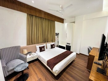 wishotel premier parth residency