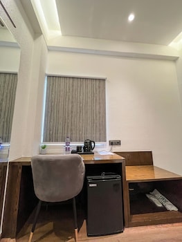 Wishotel Premier Parth Residency,,3 star