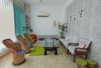 saroj villa