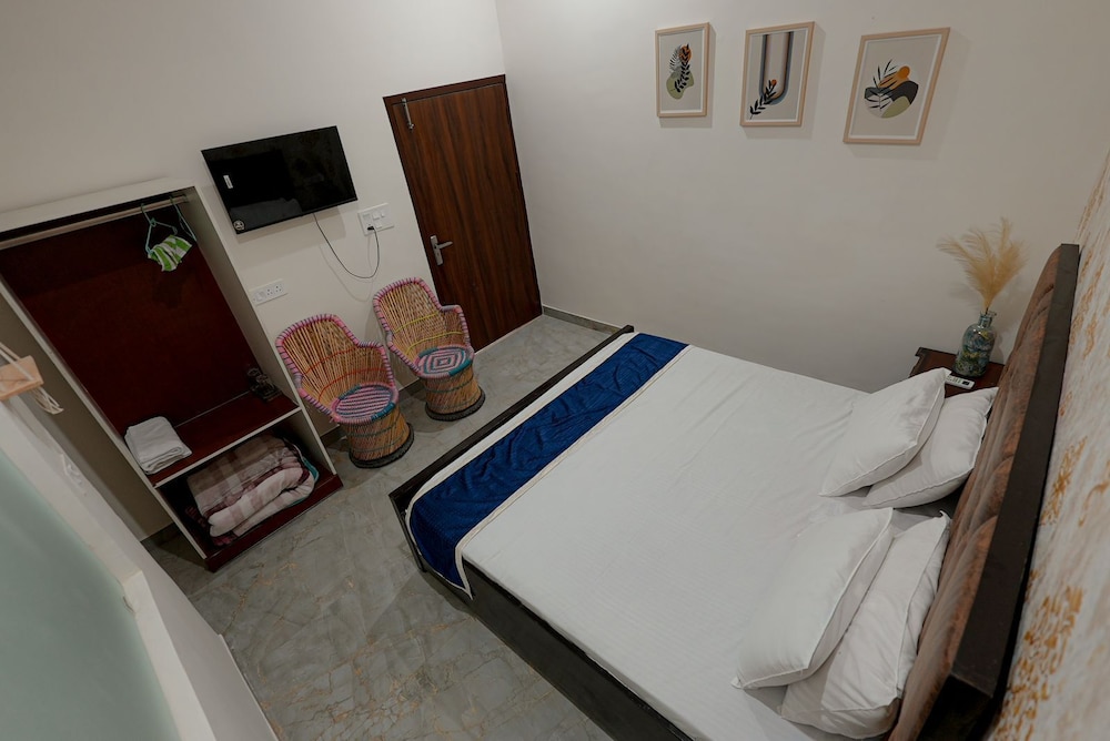 saroj villa
