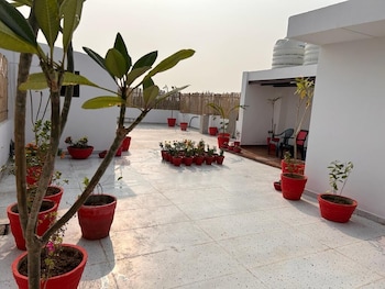 saroj villa