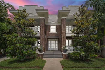 Soho Siesta Stunning Soho Apt W Private Balcony,2113 W Southview Ave D Tampa Fl 33606,2 star