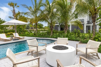 New Windrose House By Brightwild Pool,,2 star