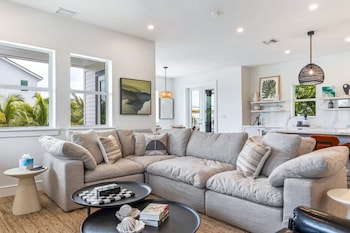 New Windrose House By Brightwild Pool,,2 star