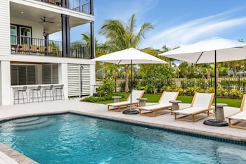 New Windrose House By Brightwild Pool,,2 star