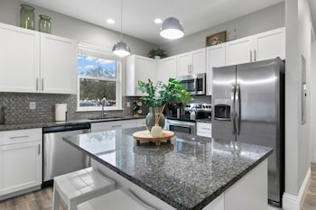 Canopy Cove Stunning 2Br Apt Heart Of Downtown,101 2Nd Ave N Safety Harbor Fl 34695 Usa,2 star