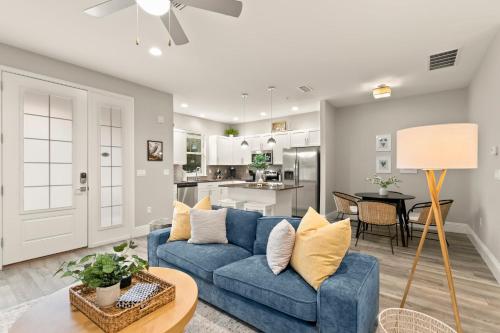 New Canopy Cabana Luxury Downtown Apt,101 2Nd Ave N Safety Harbor Fl 34695 Usa,2 star