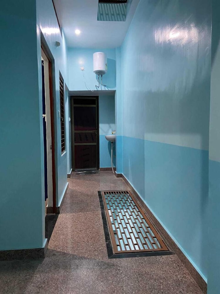 dhanwantri niwas guest house by grb