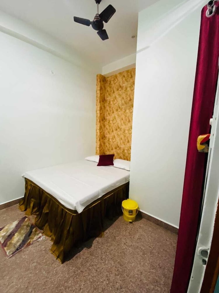 dhanwantri niwas guest house by grb