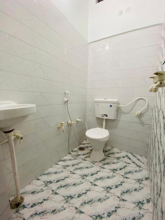 dhanwantri niwas guest house by grb