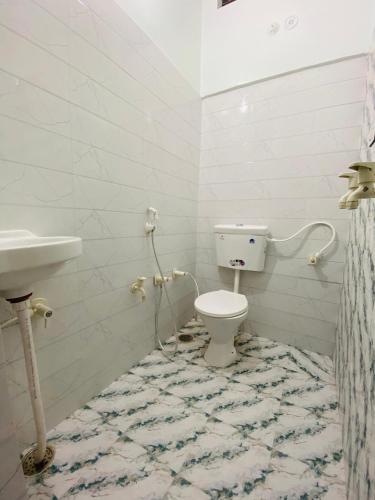 dhanwantri niwas guest house by grb