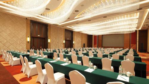 holiday inn nantong oasis centre by ihg