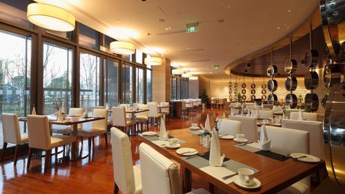 holiday inn nantong oasis centre by ihg