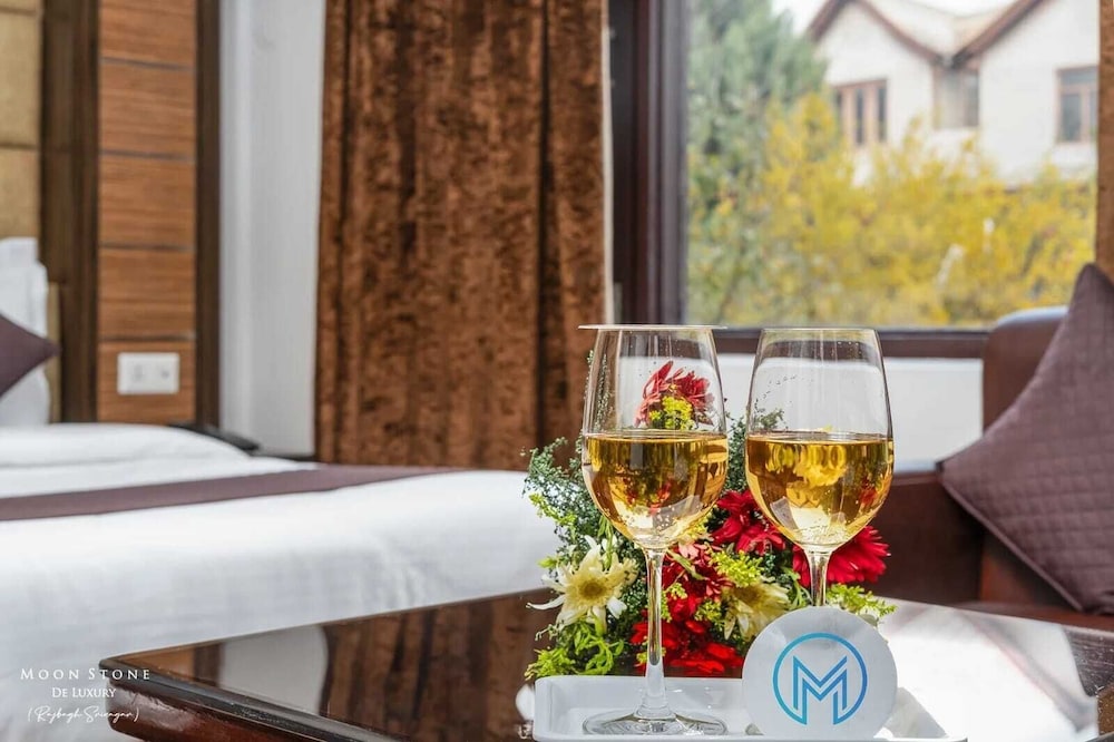 hotel moonstone de luxury