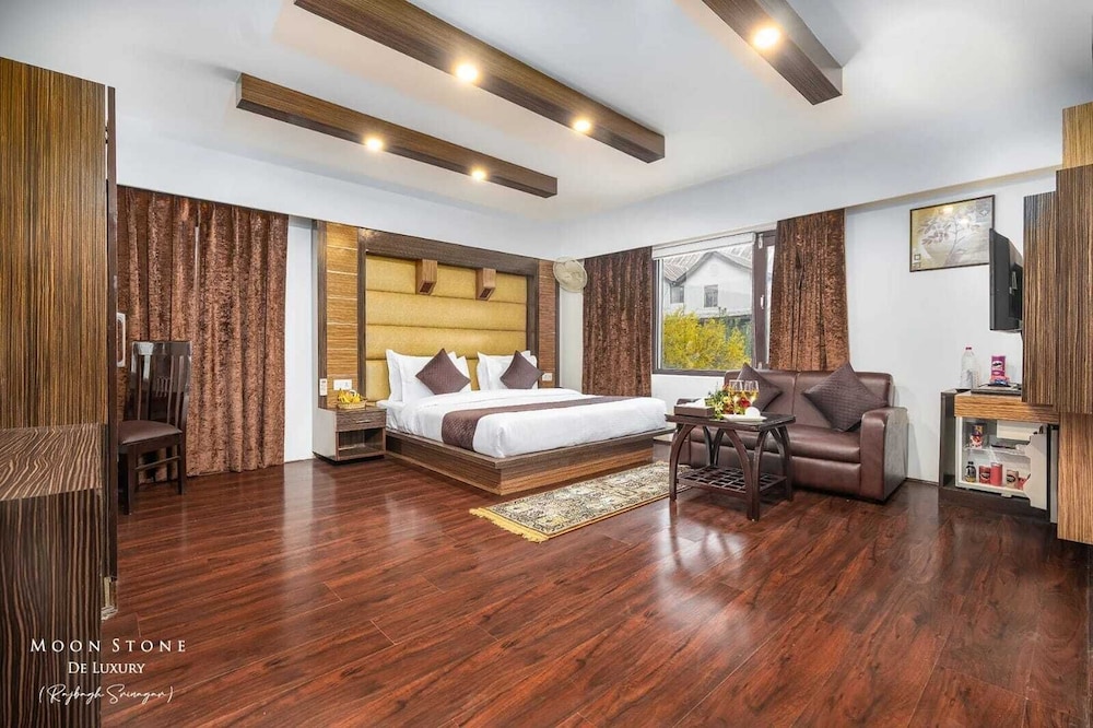 hotel moonstone de luxury