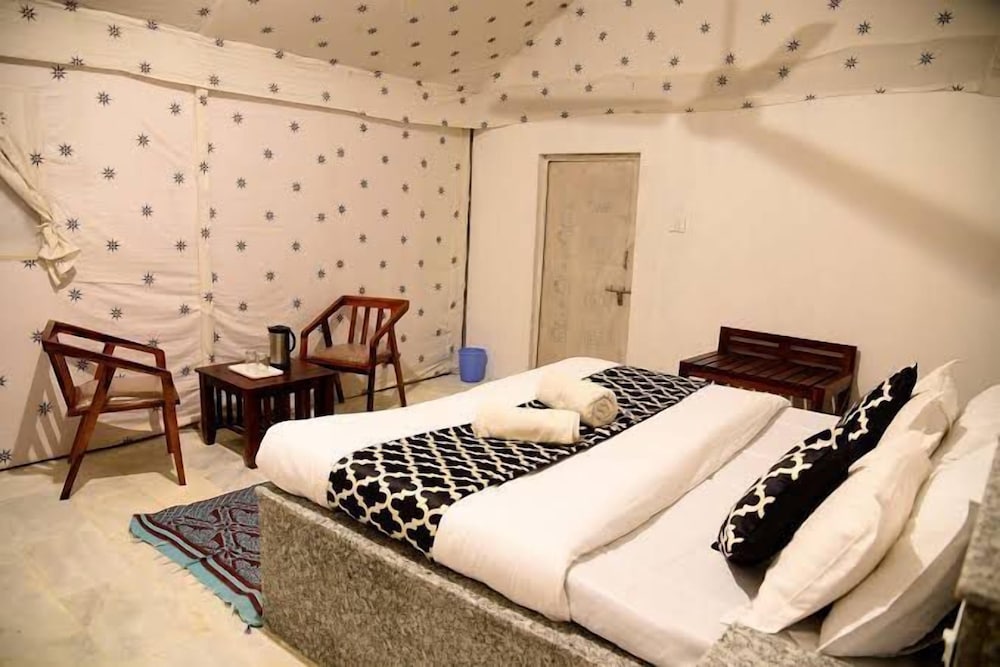 happy adventure camp and resort jaisalmer