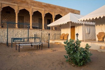 happy adventure camp and resort jaisalmer
