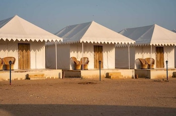 happy adventure camp and resort jaisalmer