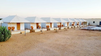 happy adventure camp and resort jaisalmer