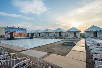 happy adventure camp and resort jaisalmer