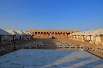 happy adventure camp and resort jaisalmer