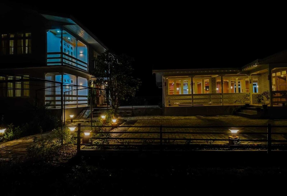 the alpine jungle stay