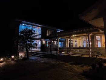 the alpine jungle stay