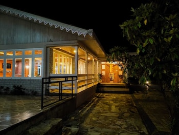 the alpine jungle stay