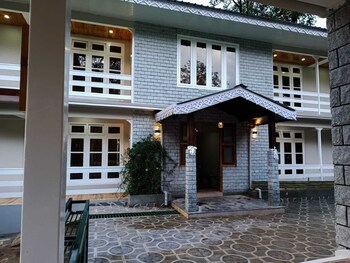 the alpine jungle stay