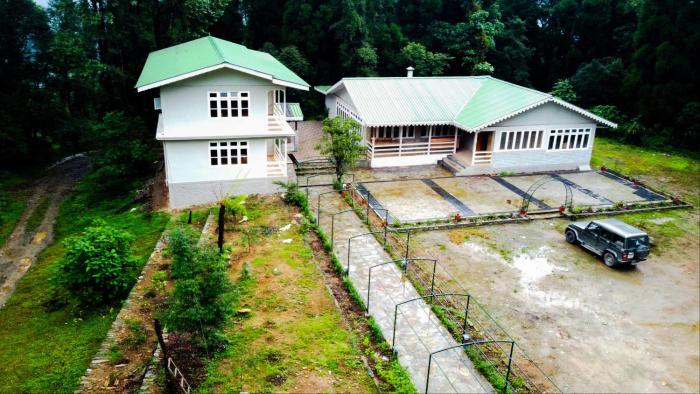 the alpine jungle stay