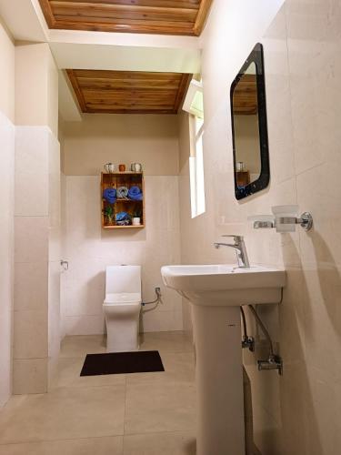 The Alpine Jungle Stay,,3 star