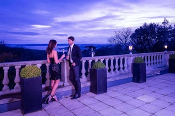 trenython manor resort