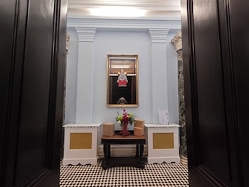 trenython manor resort