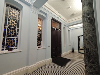 trenython manor resort