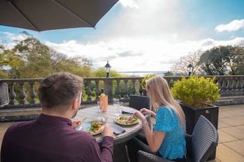 trenython manor resort