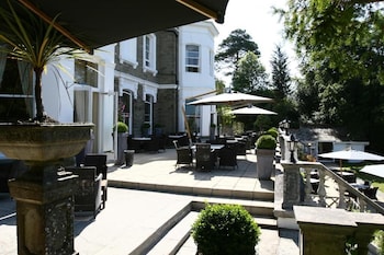 trenython manor resort