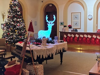 trenython manor resort