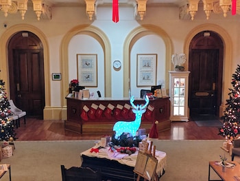 trenython manor resort