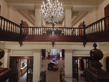 trenython manor resort