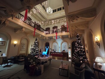 trenython manor resort