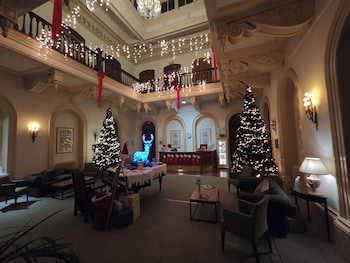 trenython manor resort