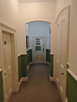 trenython manor resort