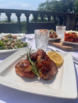 trenython manor resort