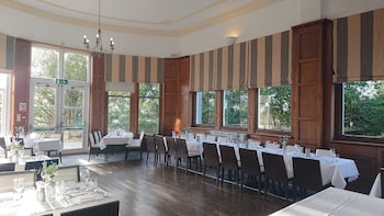 trenython manor resort