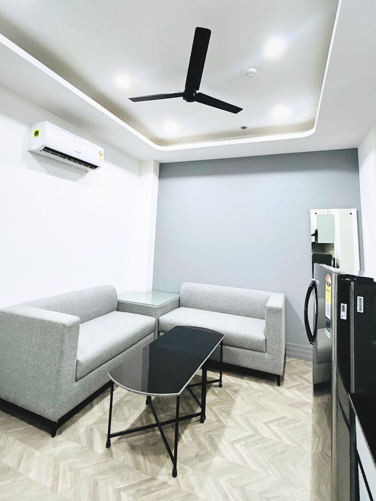 bedchambers serviced apartment golf course gurgaon