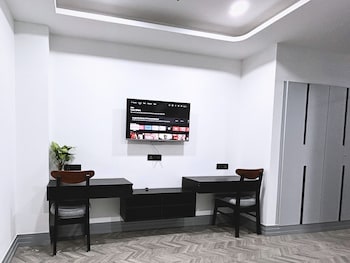 bedchambers serviced apartment golf course gurgaon