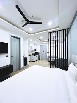bedchambers serviced apartment golf course gurgaon