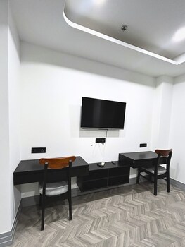 bedchambers serviced apartment golf course gurgaon
